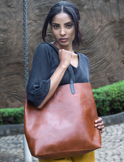 Hana Tote bag